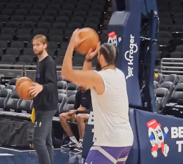 盛世棋牌官方下载-恢复神速！狄龙目前已经拆掉石膏，今日可以完成投篮训练